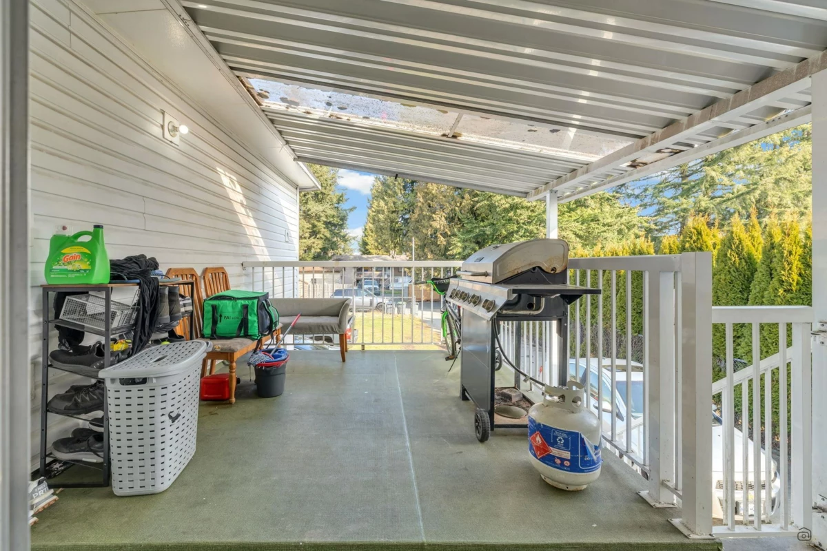 Walk-In Closet Photo of 13105 64 Avenue, Surrey, BC
