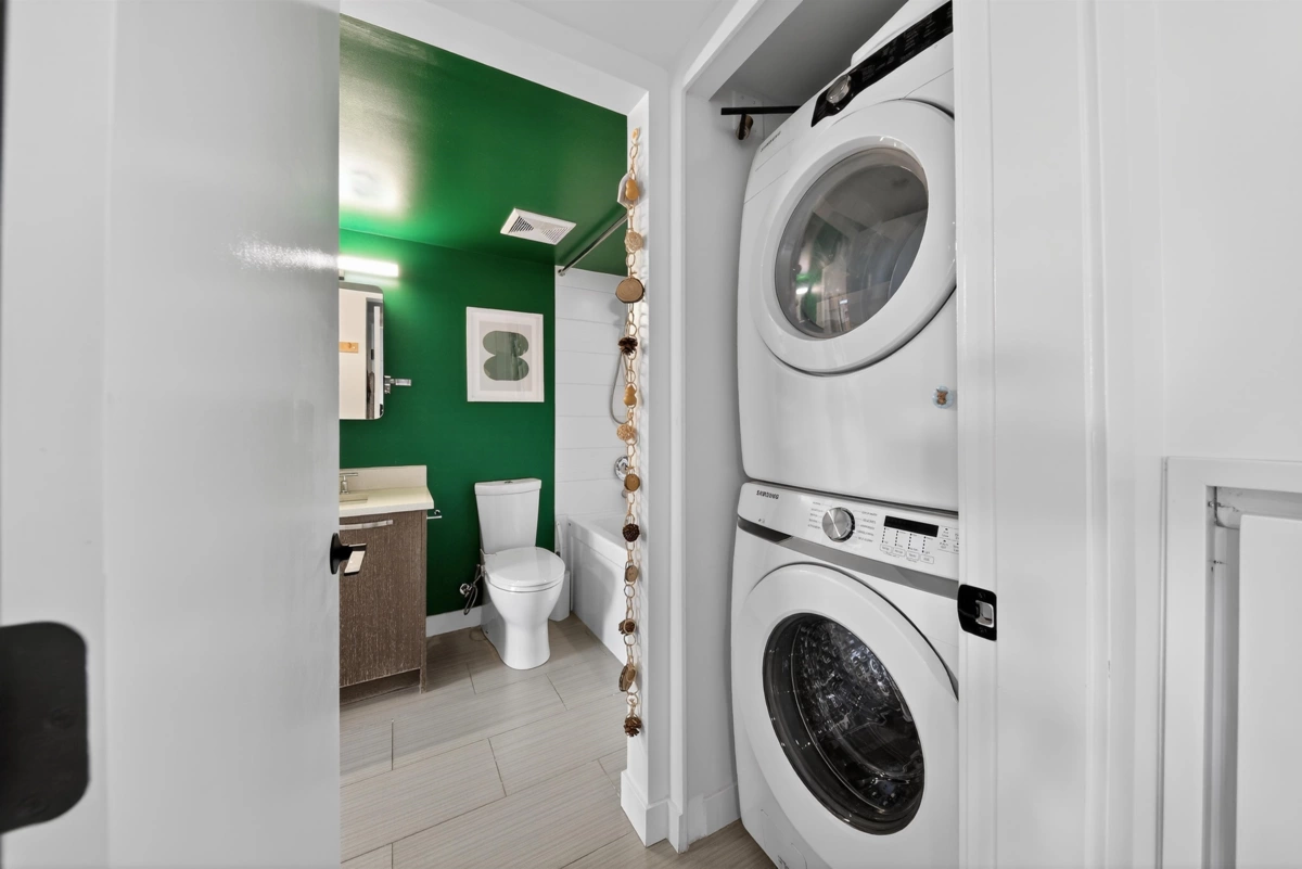 Bedroom 3 Photo of 1010 6888 Cooney Road, Richmond, BC