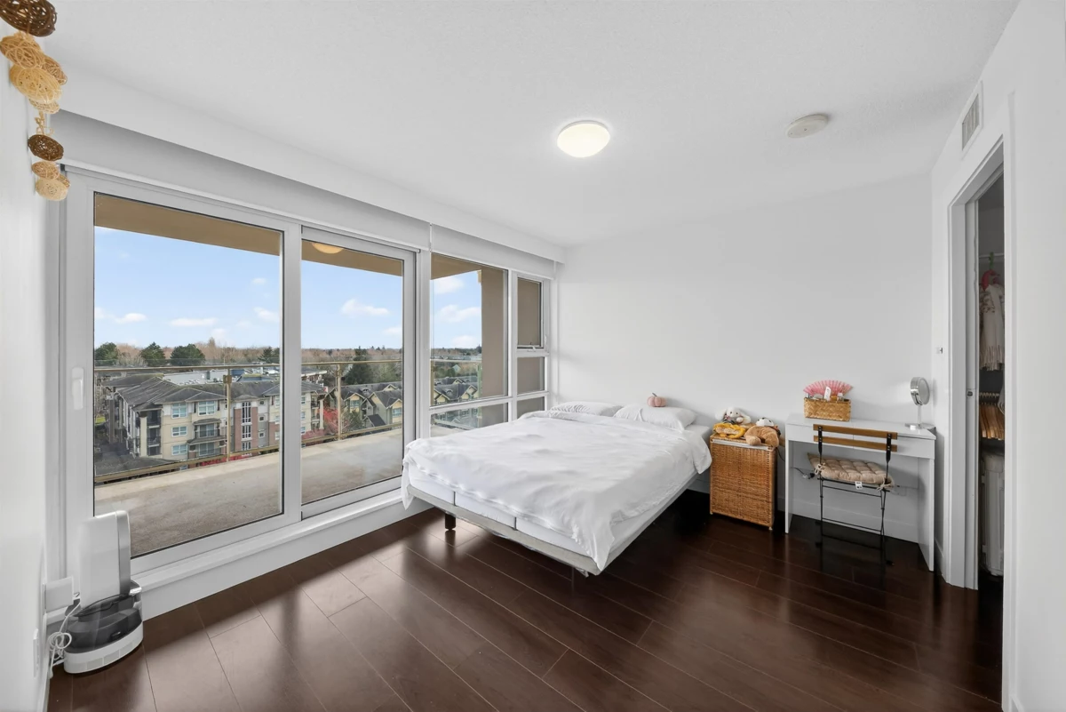 Breakfast Nook Photo of 1010 6888 Cooney Road, Richmond, BC