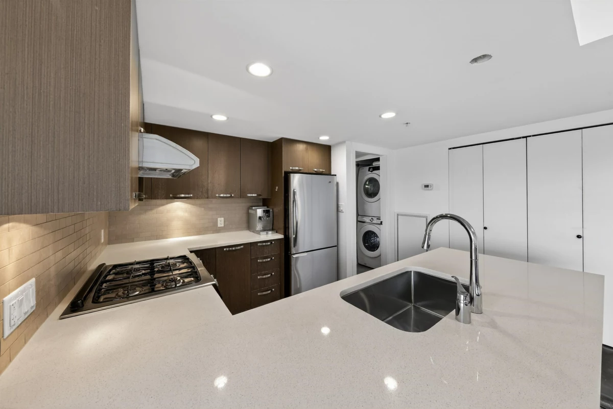 Dining Area Photo of 1010 6888 Cooney Road, Richmond, BC
