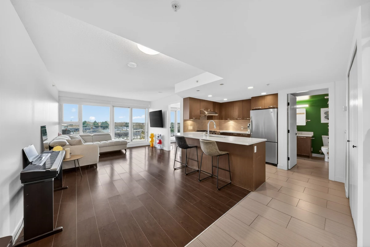 Exterior Rear Photo of 1010 6888 Cooney Road, Richmond, BC