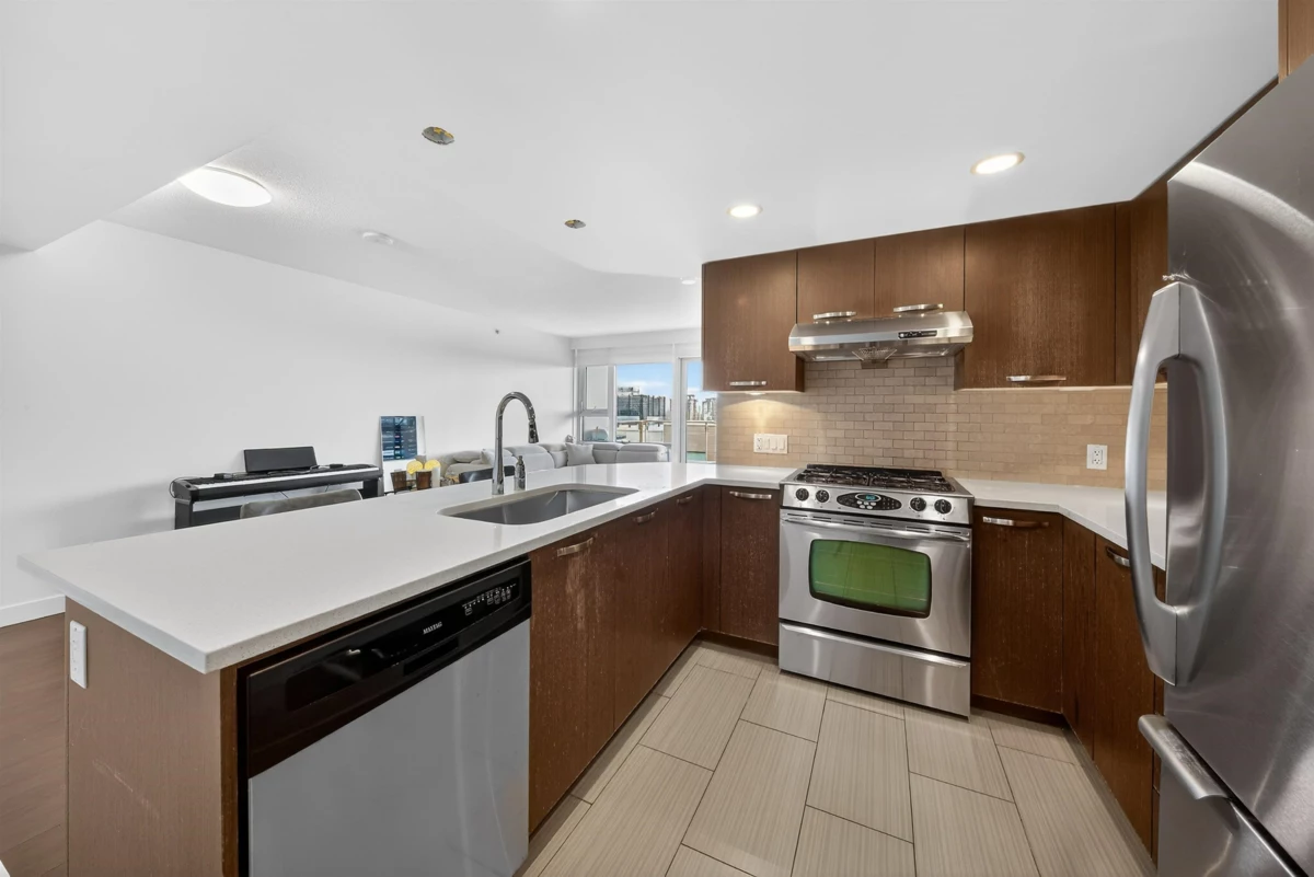 Family Room Photo of 1010 6888 Cooney Road, Richmond, BC