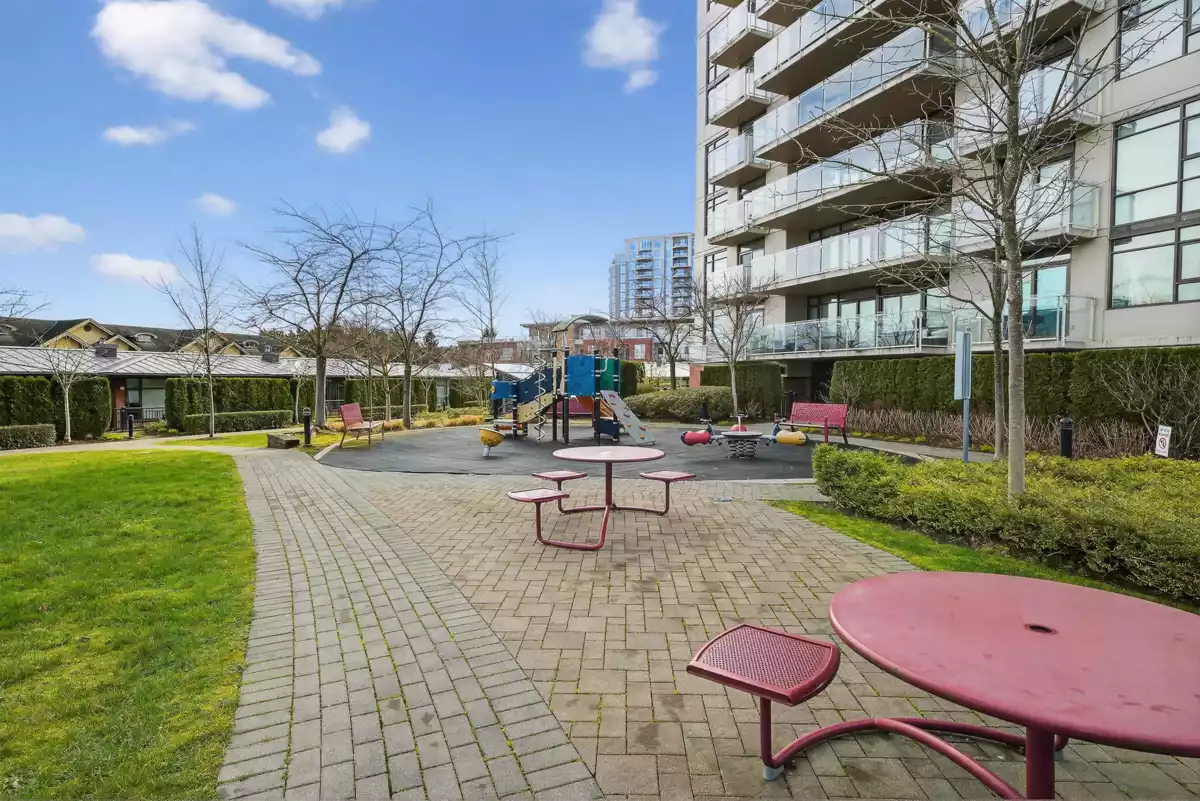 Laundry Room Photo of 1010 6888 Cooney Road, Richmond, BC