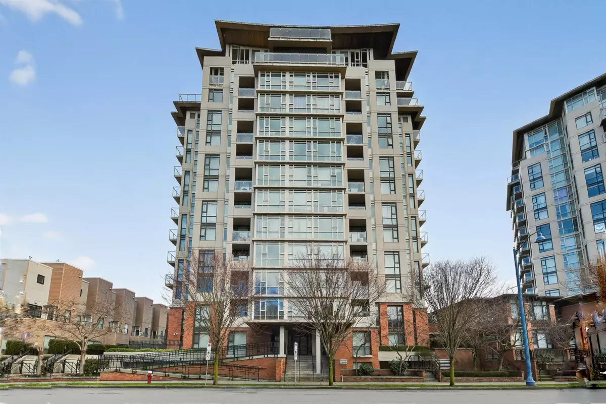 Mudroom Photo of 1010 6888 Cooney Road, Richmond, BC