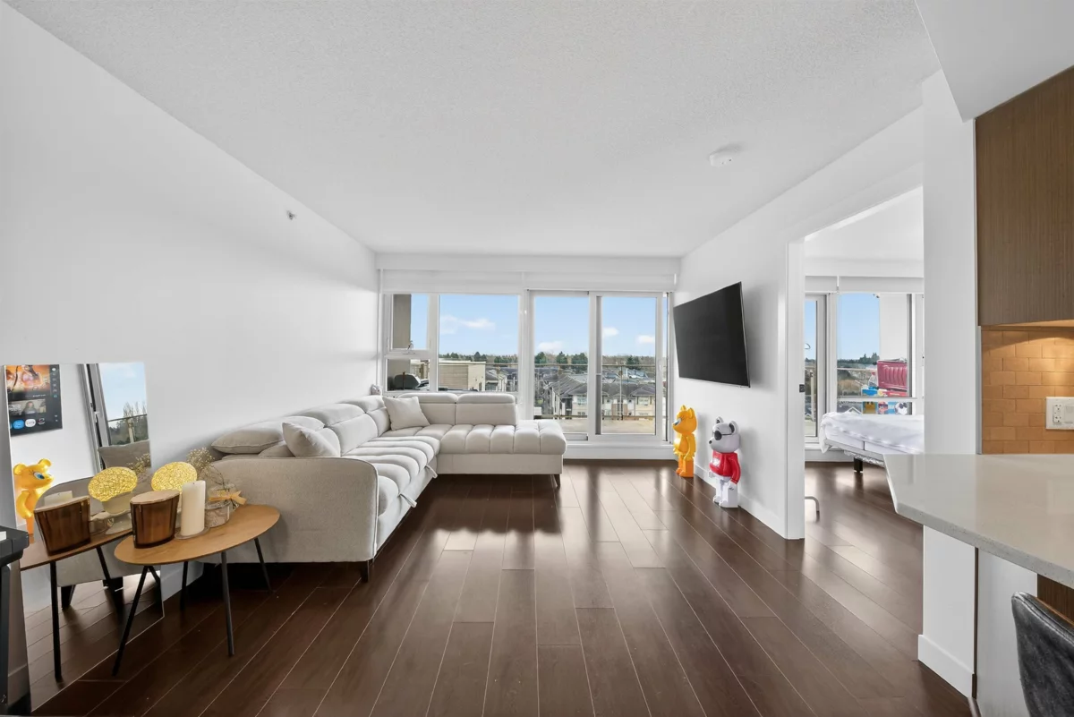 Pantry Photo of 1010 6888 Cooney Road, Richmond, BC