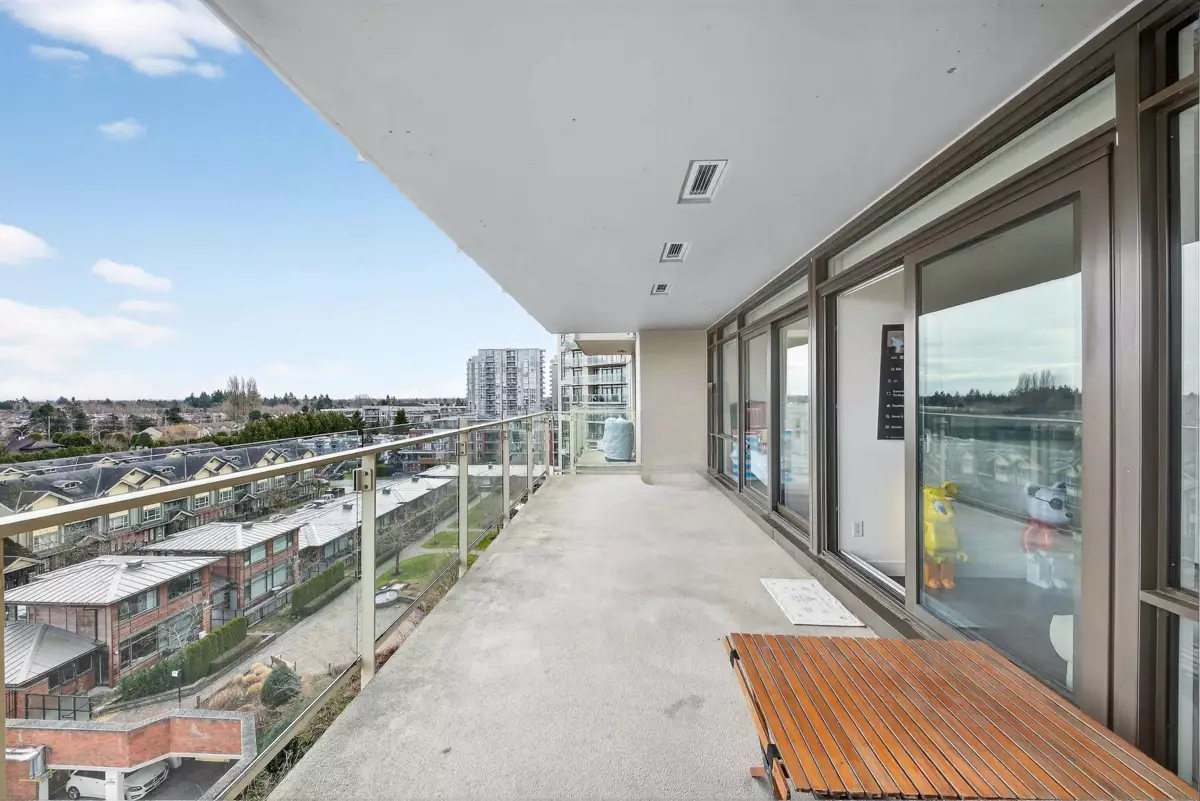 Powder Room Photo of 1010 6888 Cooney Road, Richmond, BC