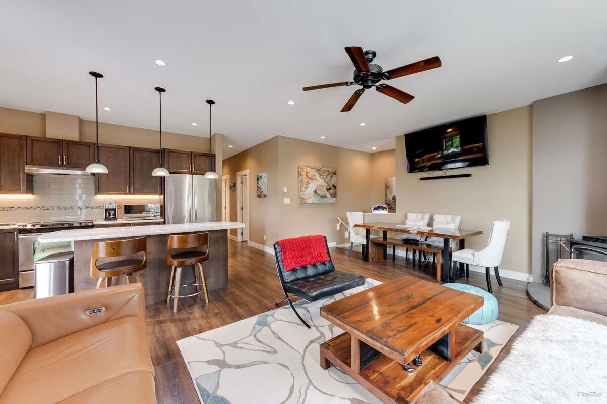 Guest Bathroom Photo of 746 Upper Crescent, Britannia Beach, BC