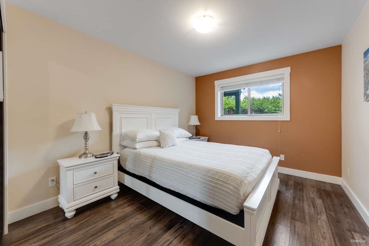 Hallway Photo of 746 Upper Crescent, Britannia Beach, BC