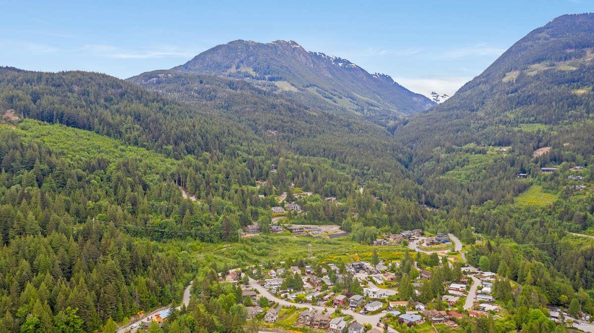 Primary Bathroom Photo of 746 Upper Crescent, Britannia Beach, BC