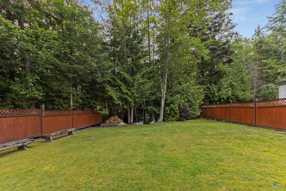 Swimming Pool Photo of 746 Upper Crescent, Britannia Beach, BC