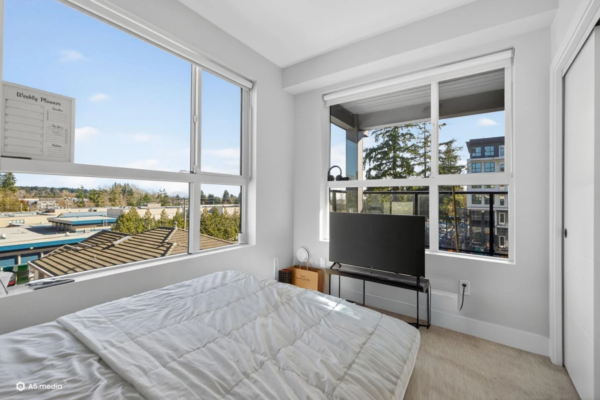 Guest Bathroom Photo of 319 13458 95 Avenue, Surrey, BC