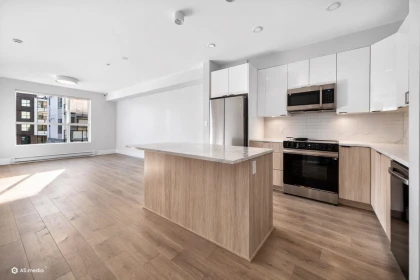 Kitchen Photo of 319 13458 95 Avenue, Surrey, BC