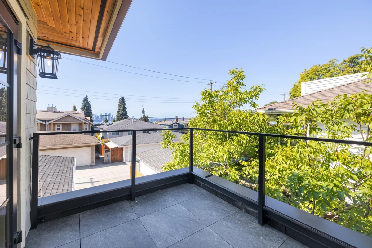 Breakfast Nook Photo of 265 W 6th Street, North Vancouver, BC