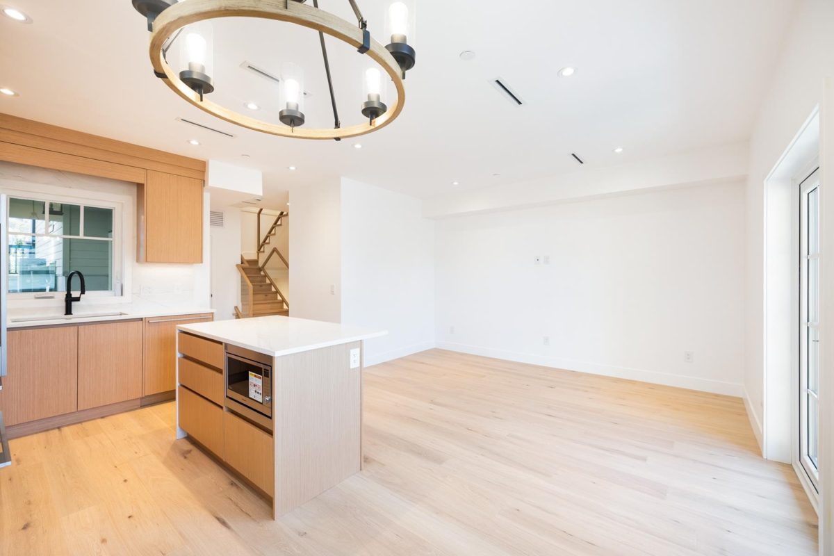 Family Room Photo of 265 W 6th Street, North Vancouver, BC