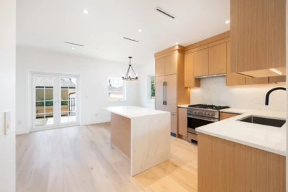 265 W 6th Street, North Vancouver, BC