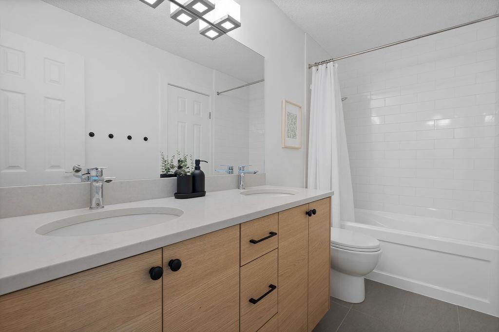 Hallway Photo of 44 3151 Springfield Drive, Richmond, BC