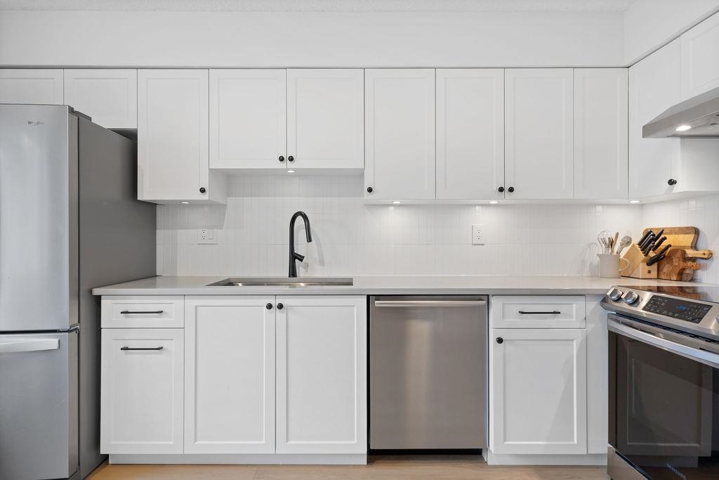 Kitchen Island Photo of 44 3151 Springfield Drive, Richmond, BC
