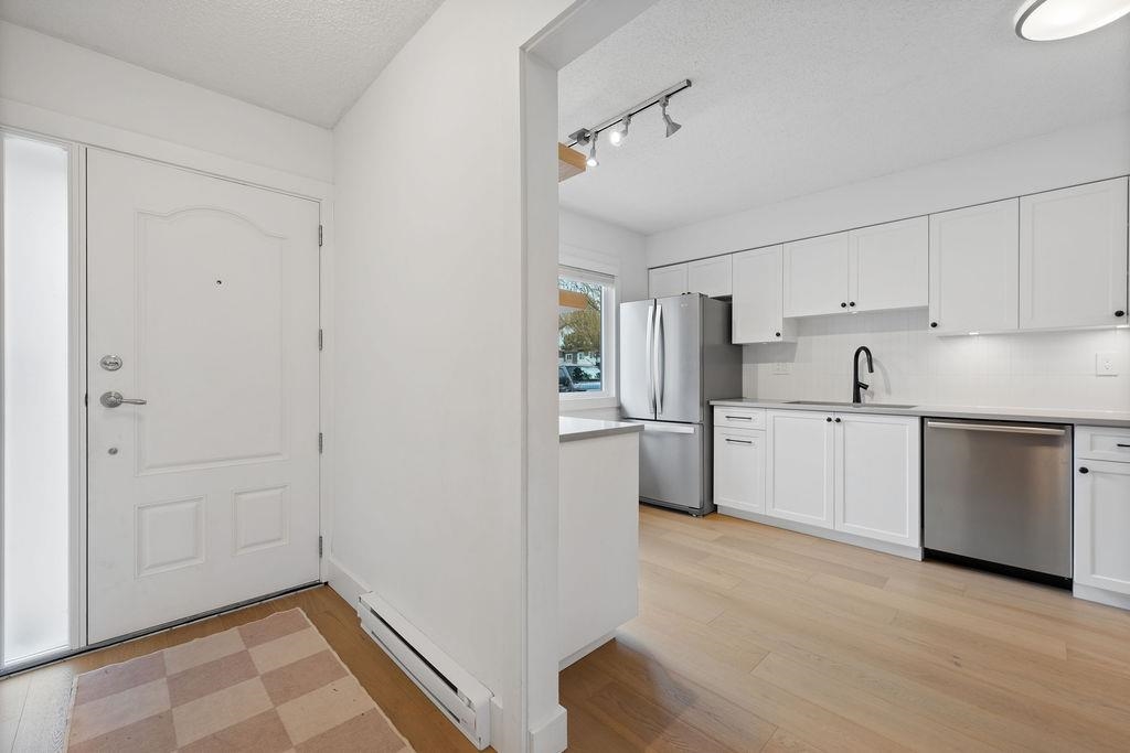 Living Room Photo of 44 3151 Springfield Drive, Richmond, BC