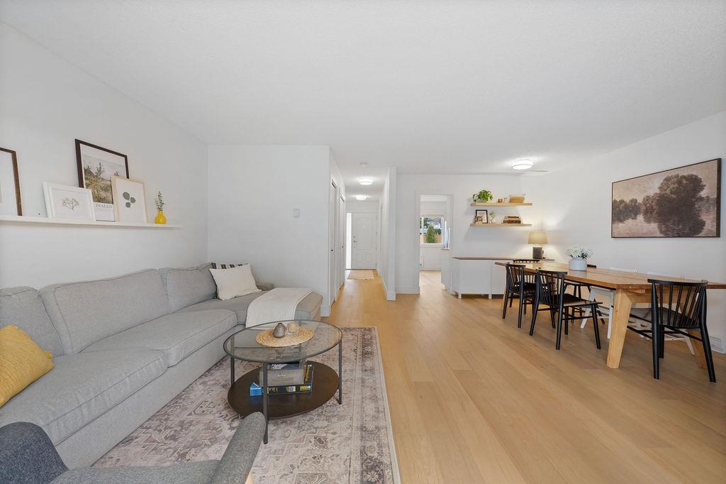 Powder Room Photo of 44 3151 Springfield Drive, Richmond, BC