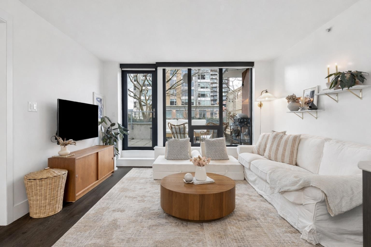 Bedroom 3 Photo of 303 150 W 15th Street, North Vancouver, BC