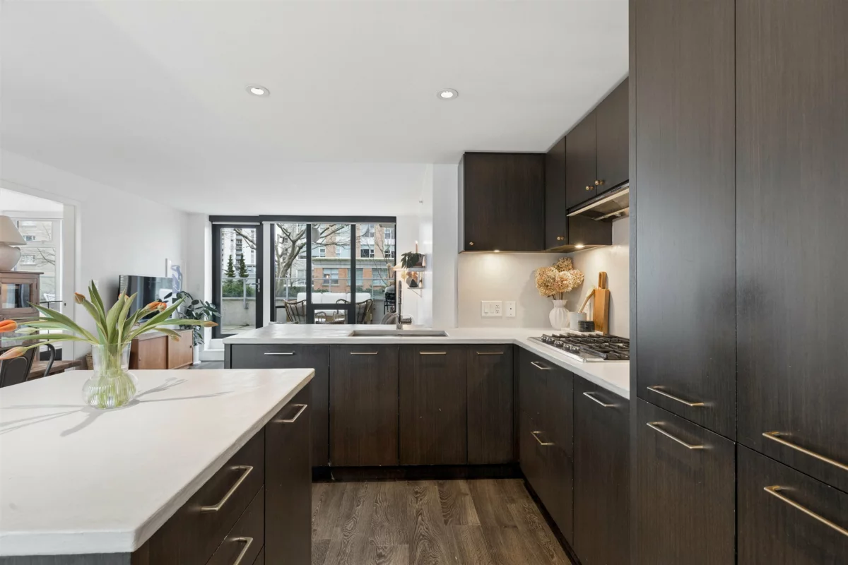 Dining Area Photo of 303 150 W 15th Street, North Vancouver, BC