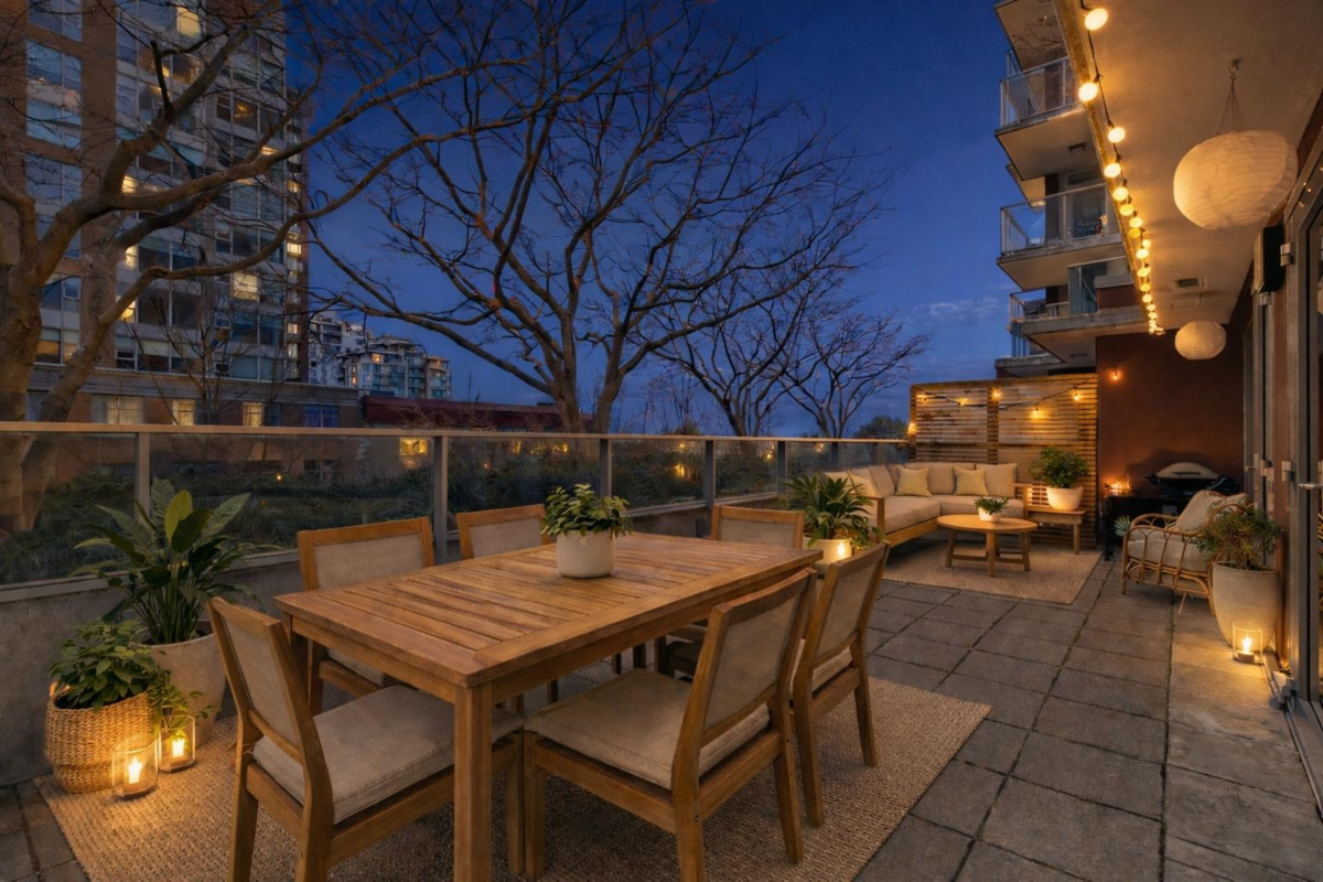 Garden / Landscaping Photo of 303 150 W 15th Street, North Vancouver, BC