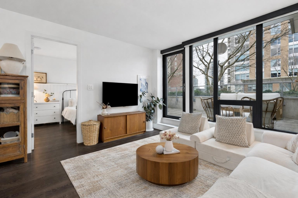 Guest Bathroom Photo of 303 150 W 15th Street, North Vancouver, BC