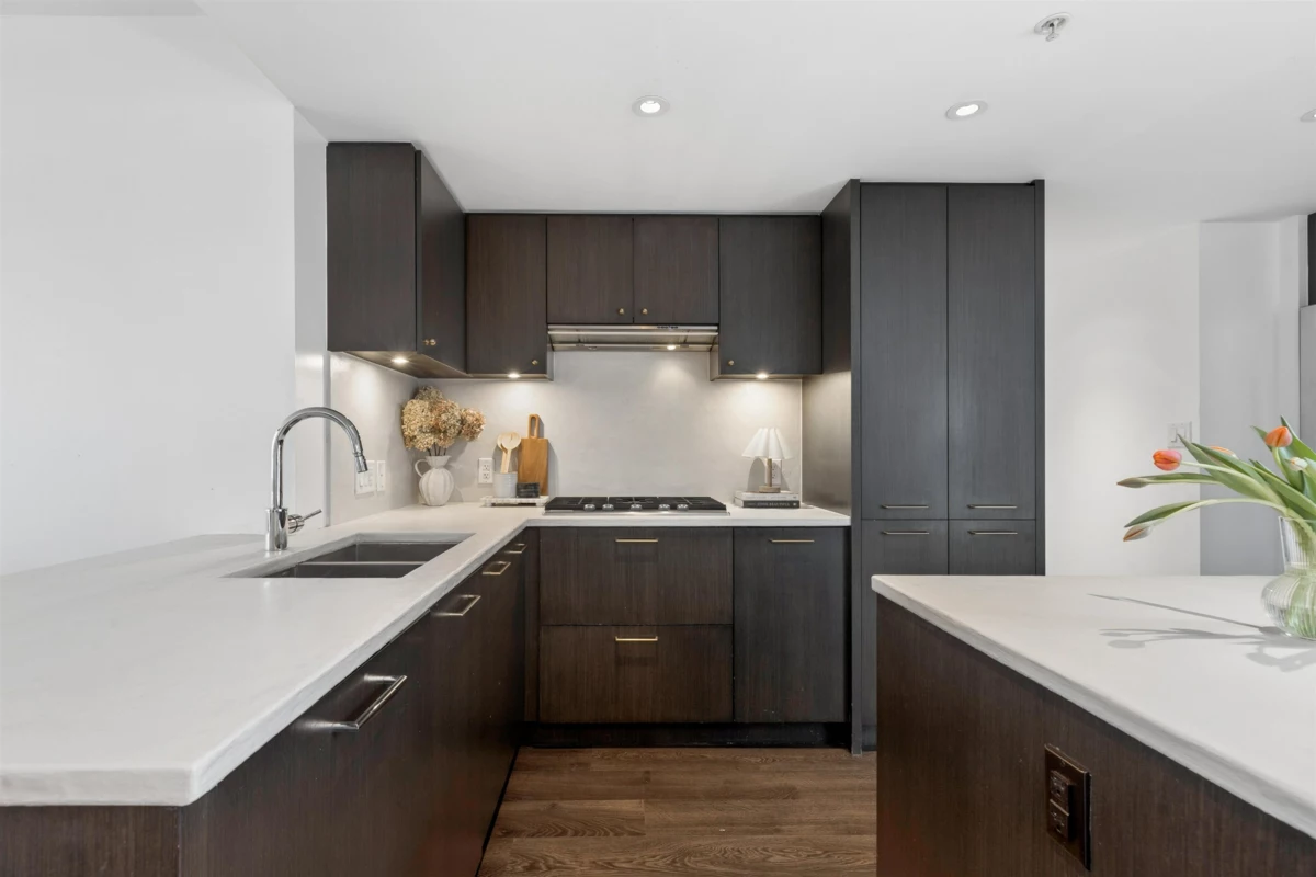Kitchen Island Photo of 303 150 W 15th Street, North Vancouver, BC