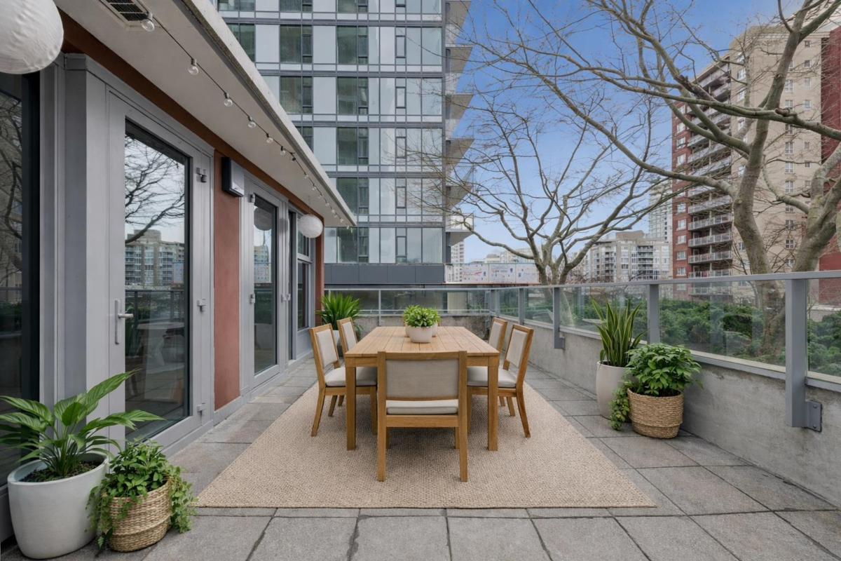 Outdoor Deck Photo of 303 150 W 15th Street, North Vancouver, BC