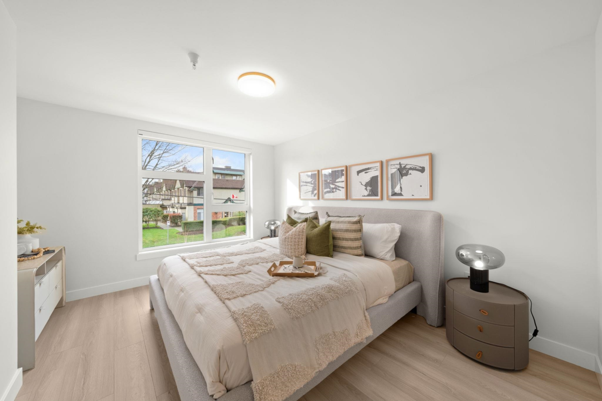Kitchen Island Photo of 106 15353 17 Avenue, Surrey, BC