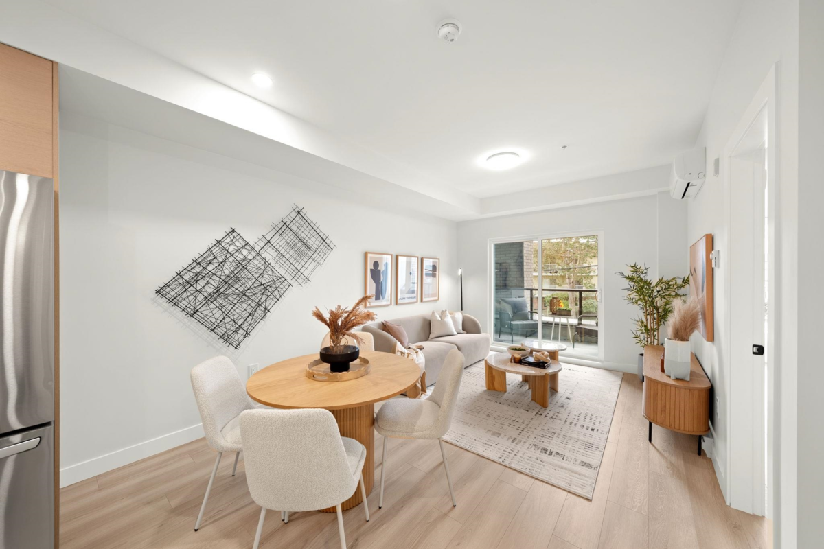 Living Room Photo of 106 15353 17 Avenue, Surrey, BC