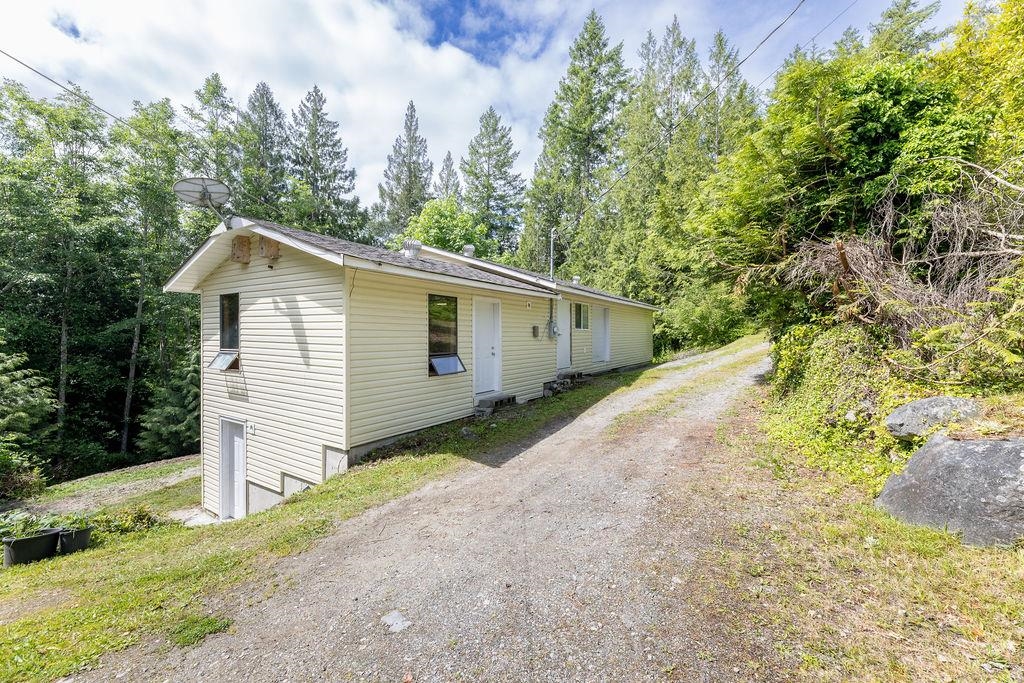 Basement Recreation Room Photo of 4561 Sinclair Bay Road, Garden Bay, BC