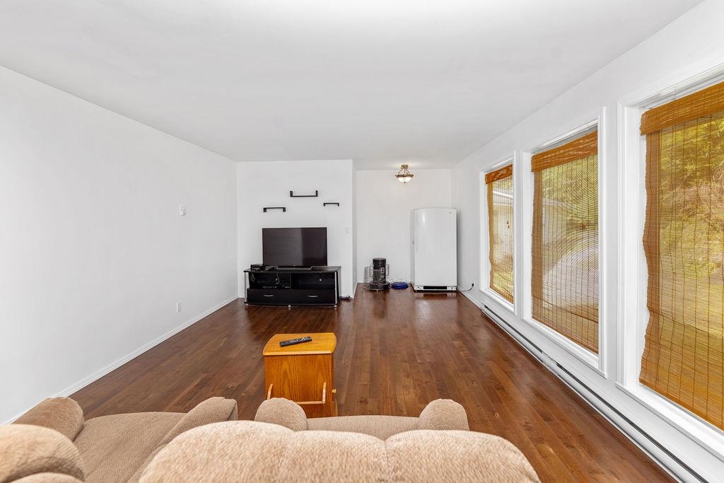 Family Room Photo of 4561 Sinclair Bay Road, Garden Bay, BC