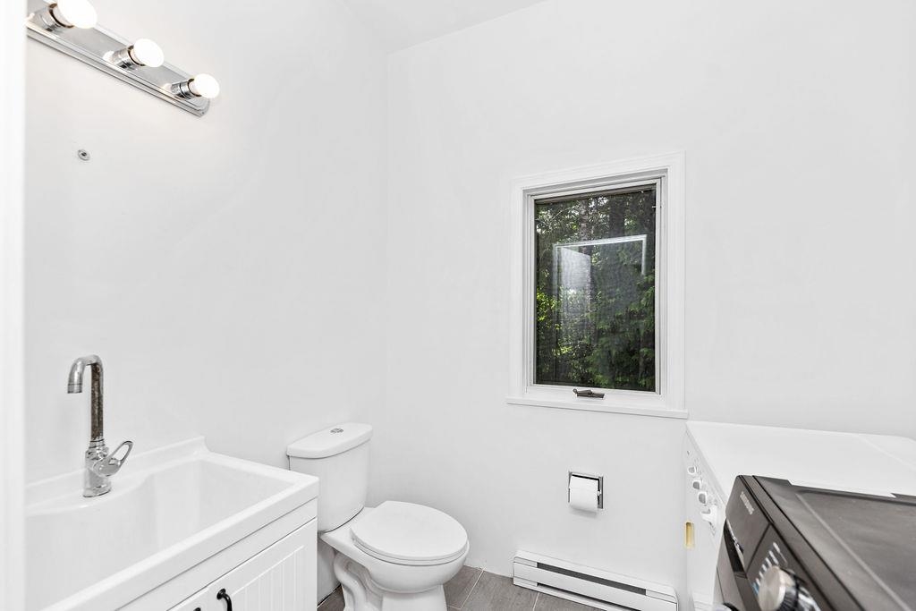 Loft / Bonus Room Photo of 4561 Sinclair Bay Road, Garden Bay, BC