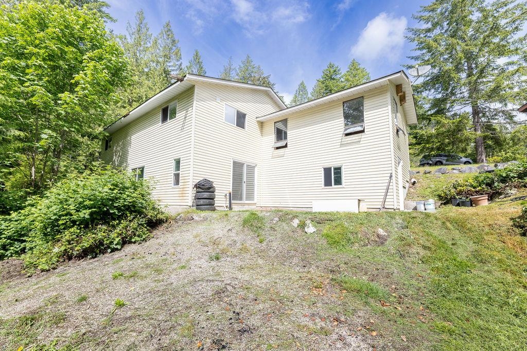 Mudroom Photo of 4561 Sinclair Bay Road, Garden Bay, BC