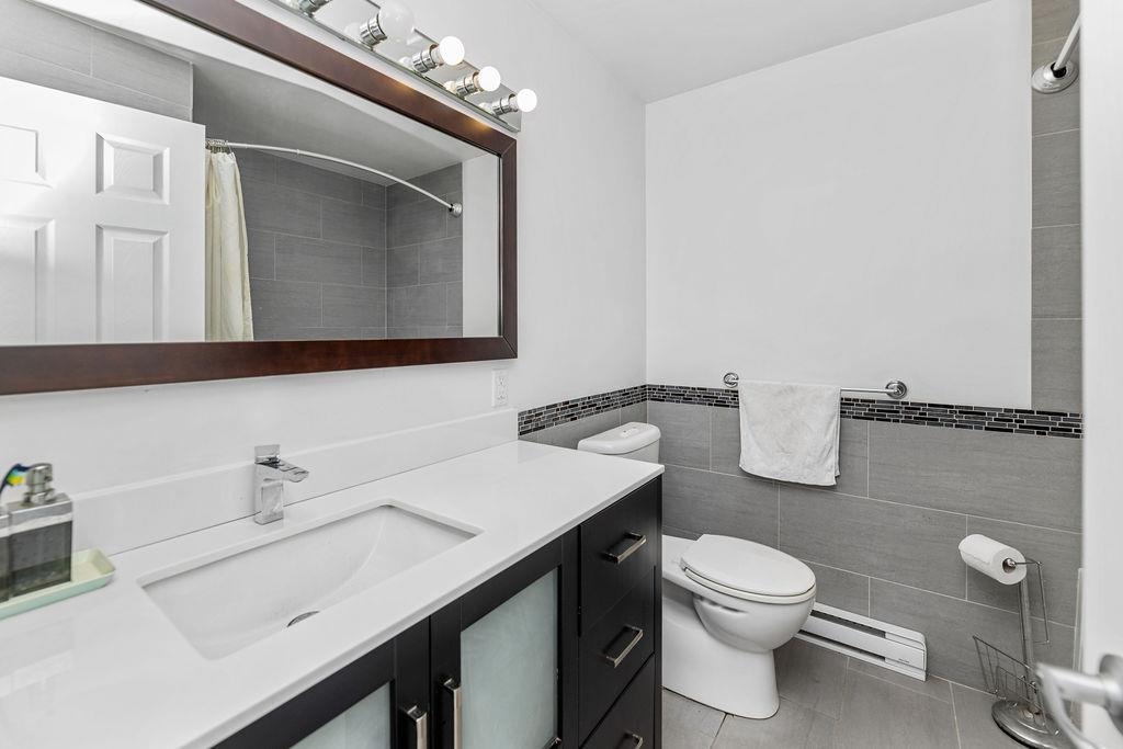 Powder Room Photo of 4561 Sinclair Bay Road, Garden Bay, BC