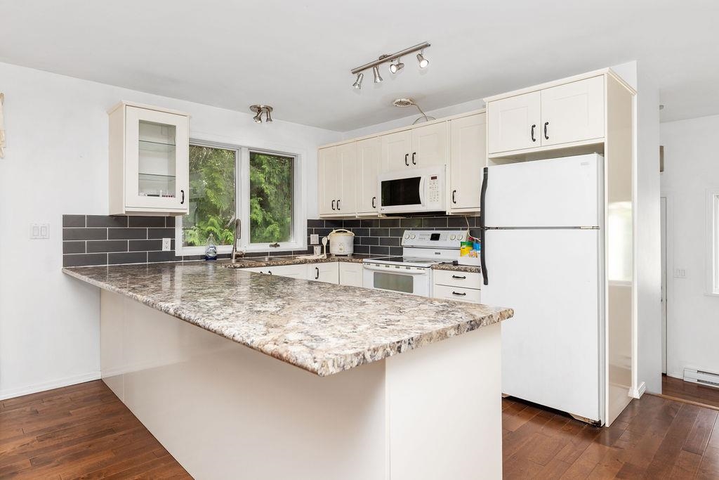 Primary Bedroom Photo of 4561 Sinclair Bay Road, Garden Bay, BC