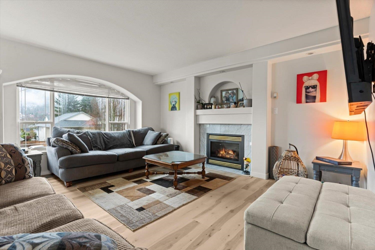 Family Room Photo of 5635 Viewpoint Place, Chilliwack, BC