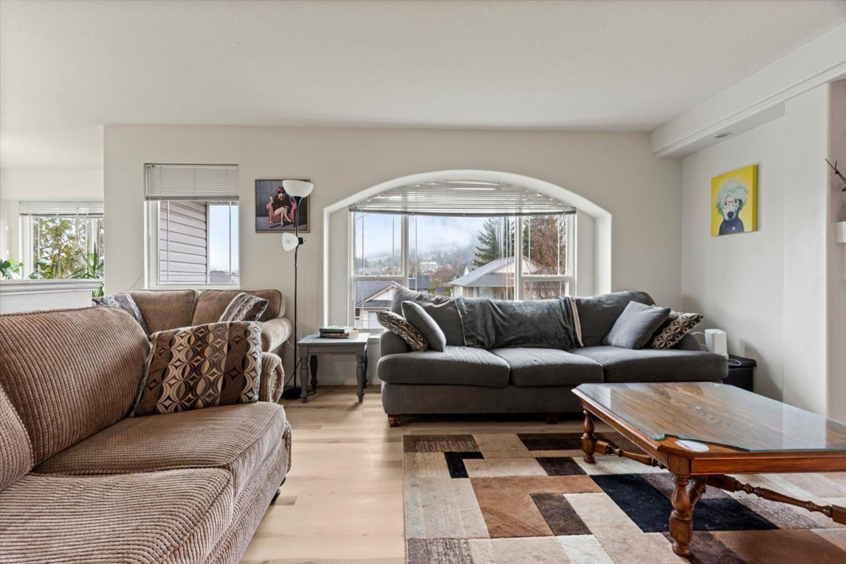 Kitchen Photo of 5635 Viewpoint Place, Chilliwack, BC