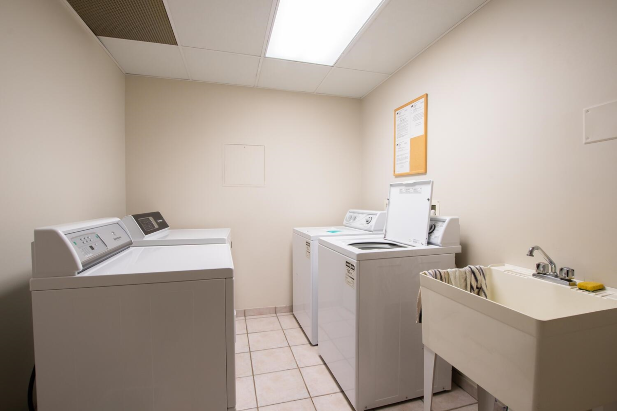 Bedroom 3 Photo of 814 1177 Hornby Street, Vancouver, BC