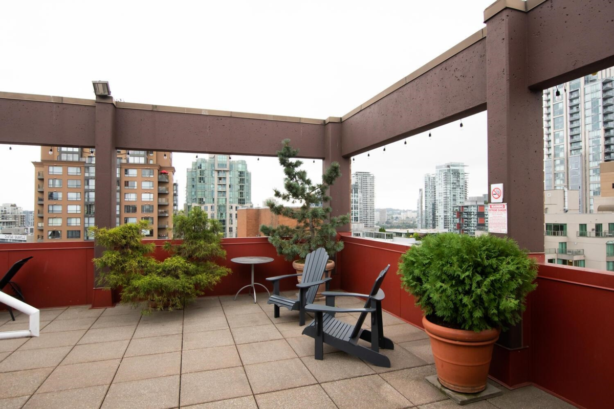 Loft / Bonus Room Photo of 814 1177 Hornby Street, Vancouver, BC