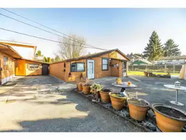 Kitchen Island Photo of 26968 30 Avenue, Langley, BC
