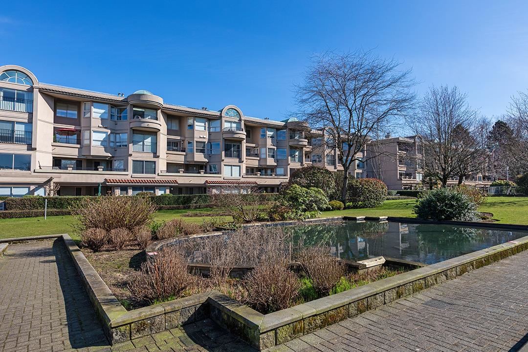 Front Yard Photo of 413 525 Wheelhouse Square, Vancouver, BC