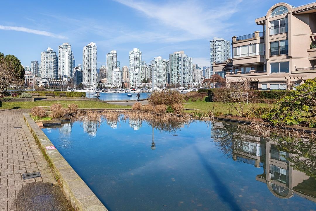 Garden / Landscaping Photo of 413 525 Wheelhouse Square, Vancouver, BC
