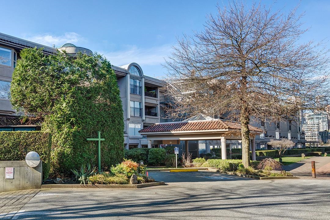 Hallway Photo of 413 525 Wheelhouse Square, Vancouver, BC