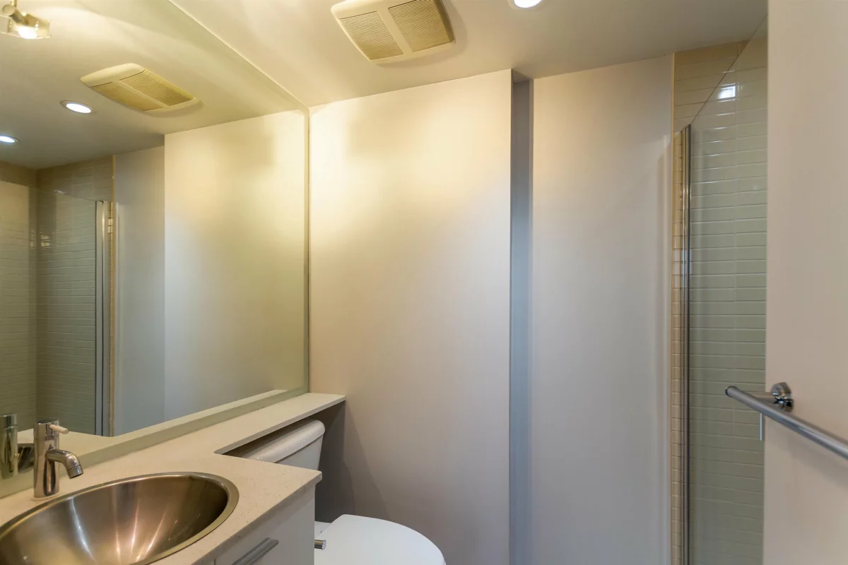 Guest Bathroom Photo of 3108 111 W Georgia Street, Vancouver, BC