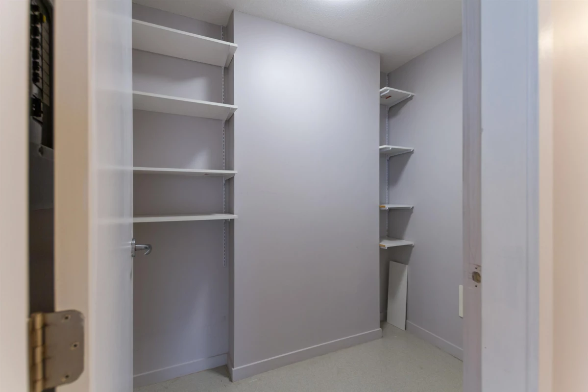 Powder Room Photo of 3108 111 W Georgia Street, Vancouver, BC