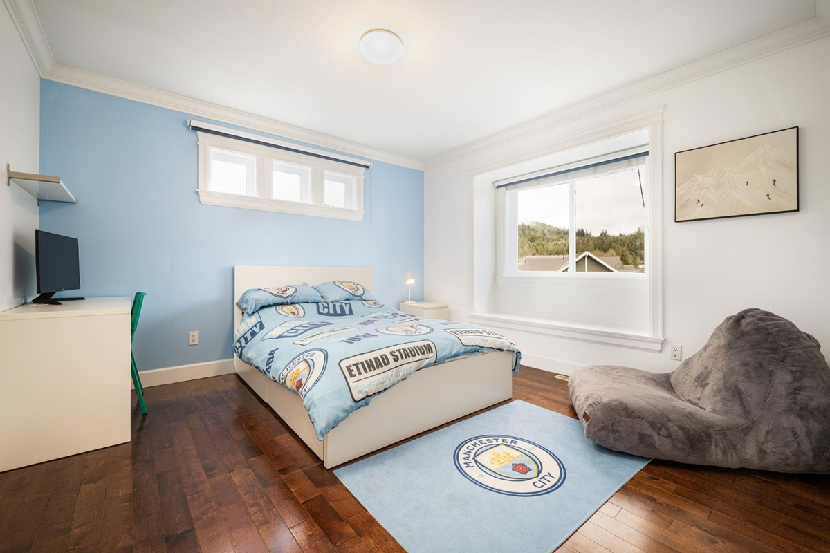 Hallway Photo of 1031 Jay Crescent, Squamish, BC