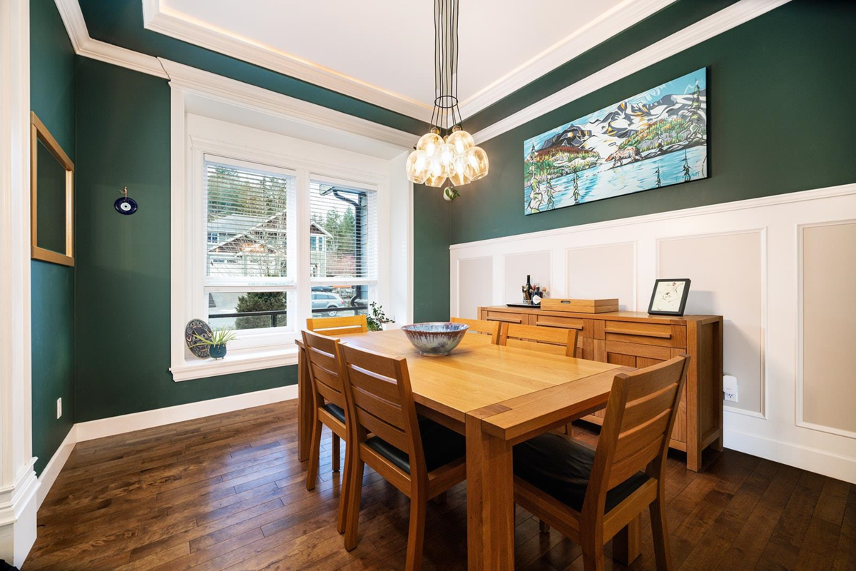 Kitchen Photo of 1031 Jay Crescent, Squamish, BC