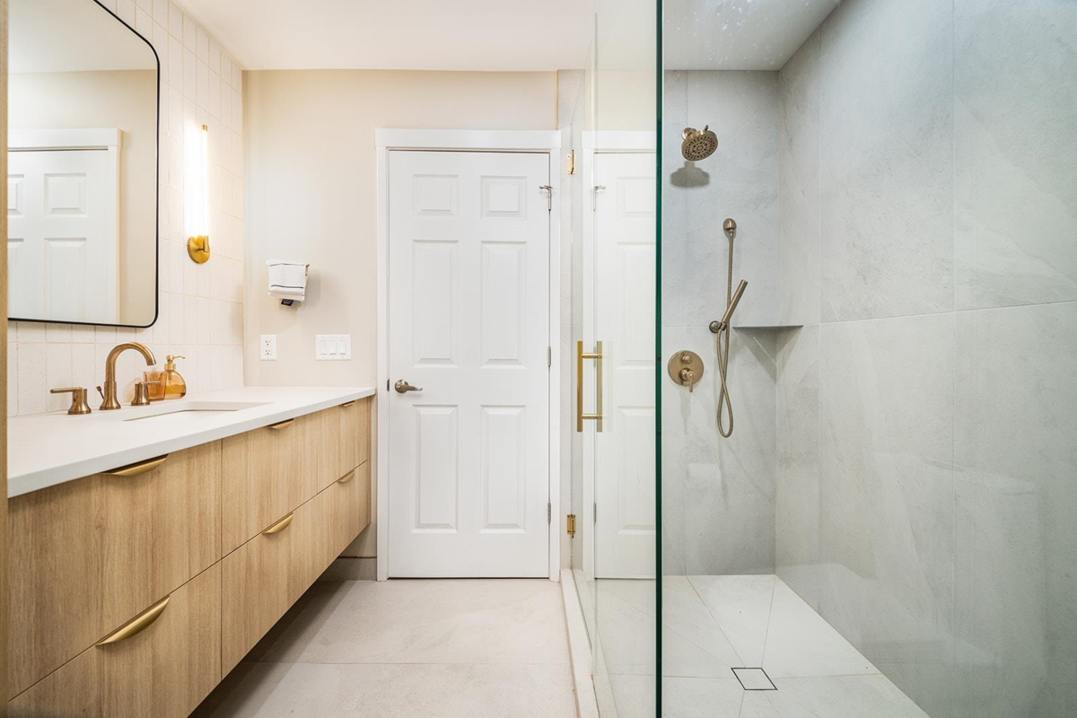 Outdoor Deck Photo of 1031 Jay Crescent, Squamish, BC